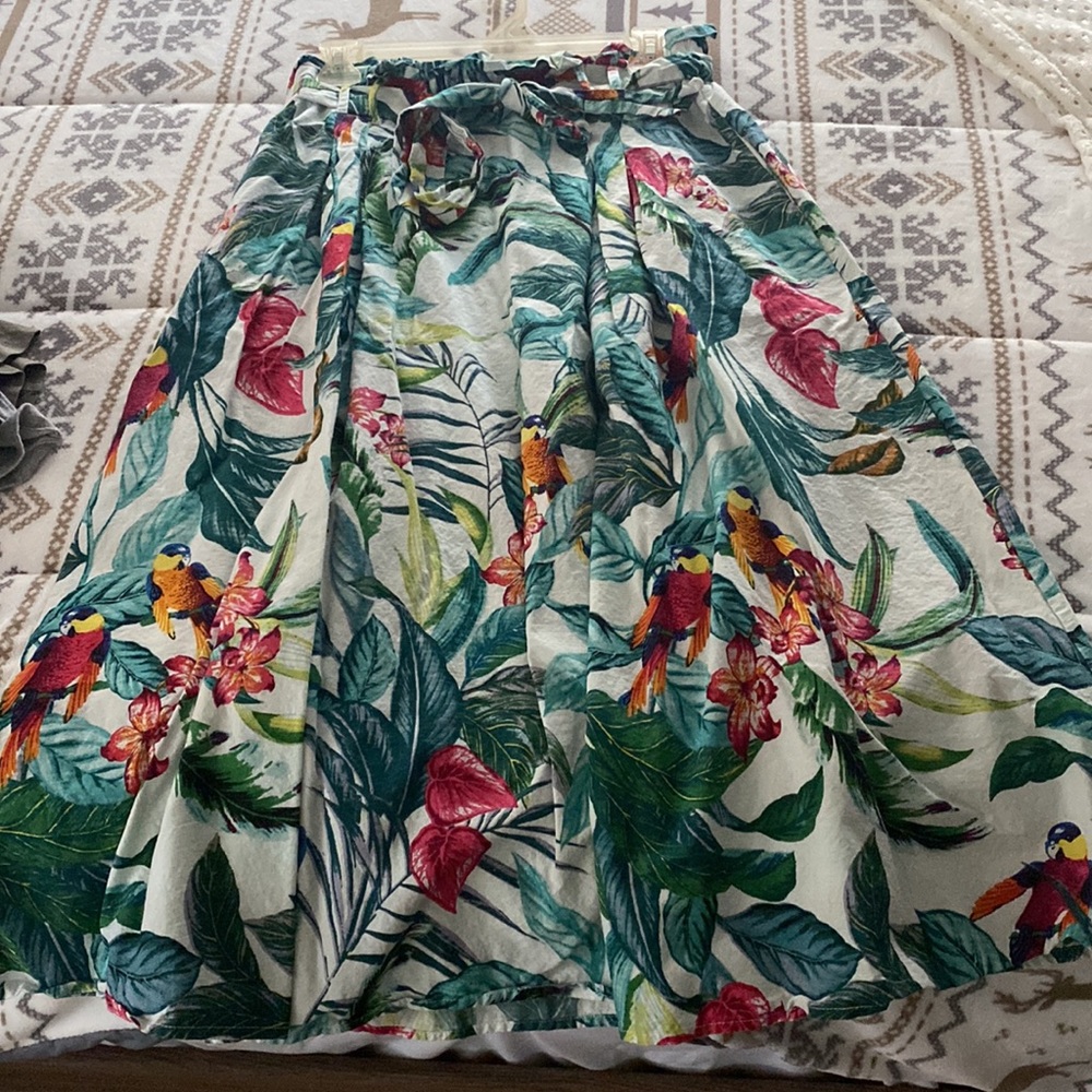 Floral skirt with pockets size L
